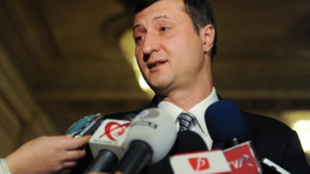 deputatul dan pasat a accidentat o femeie in timp ce incerca sa plece cu masina de pe trotuar