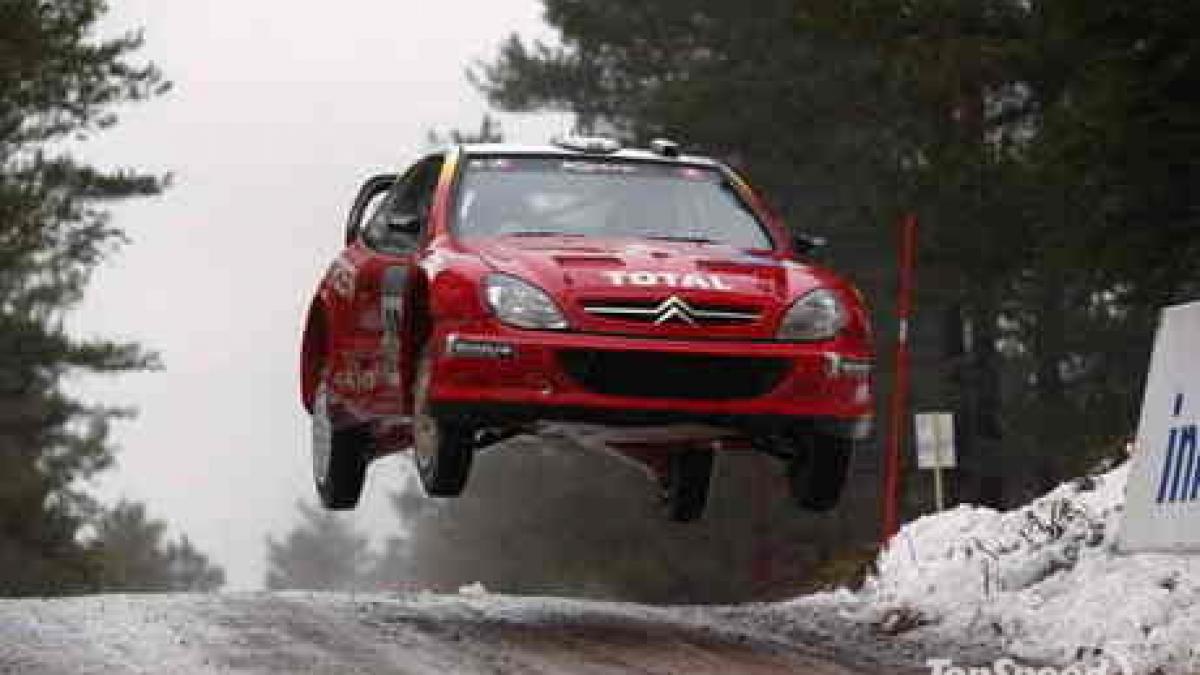 imagini spectaculoase la sinaia mai multi soferi de raliu au facut demonstratii de derapaje