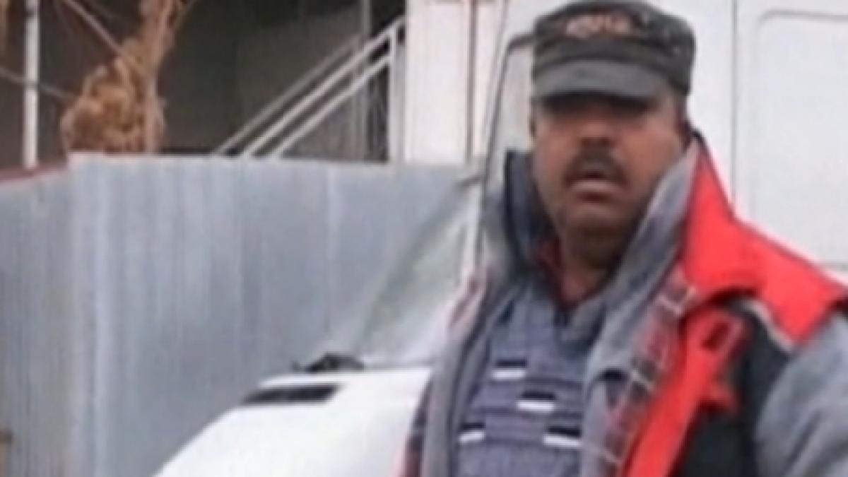 o echipa de reporteri a fost agresata de un comerciant de brazi suparat ca este filmat