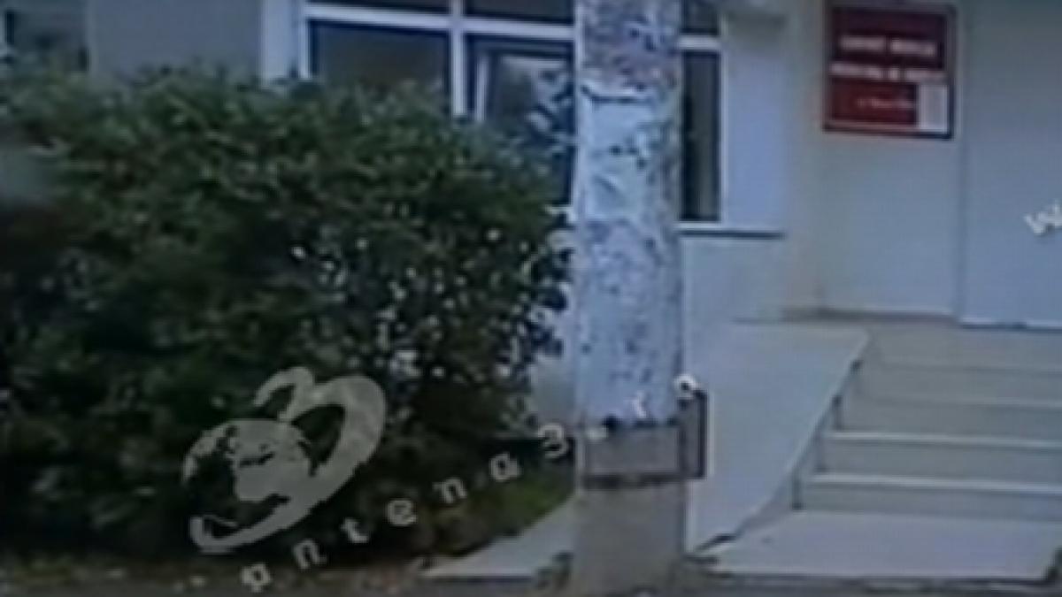 se intampla doar in romania rampa de acces pentru persoanele cu handicap amplasata strategic in