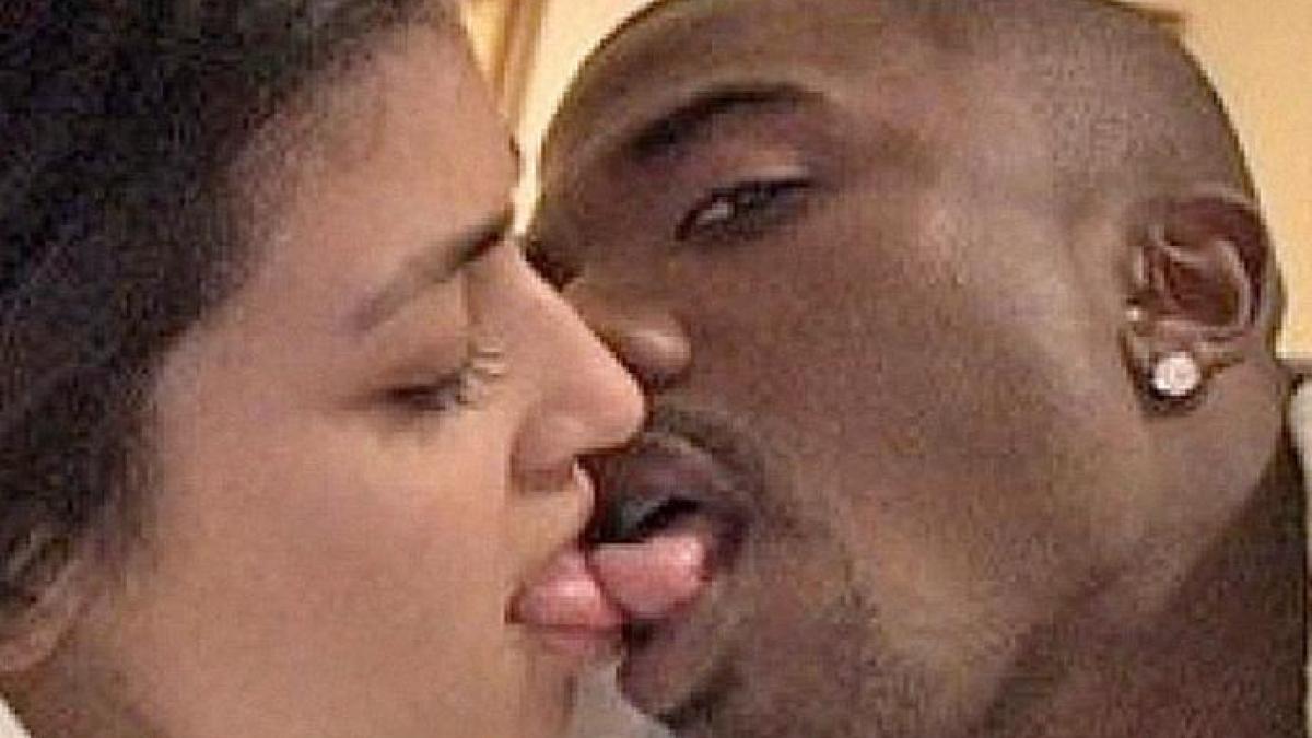 kim e n limba dupa el s a intors in patul partenerului din caseta xxx vezi foto