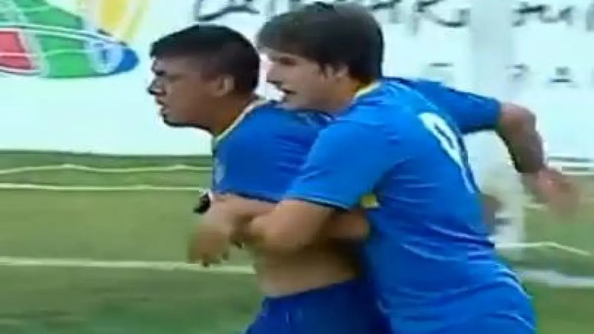 rai de mici un junior de la boca juniors l a atacat pe arbitrul care l a eliminat