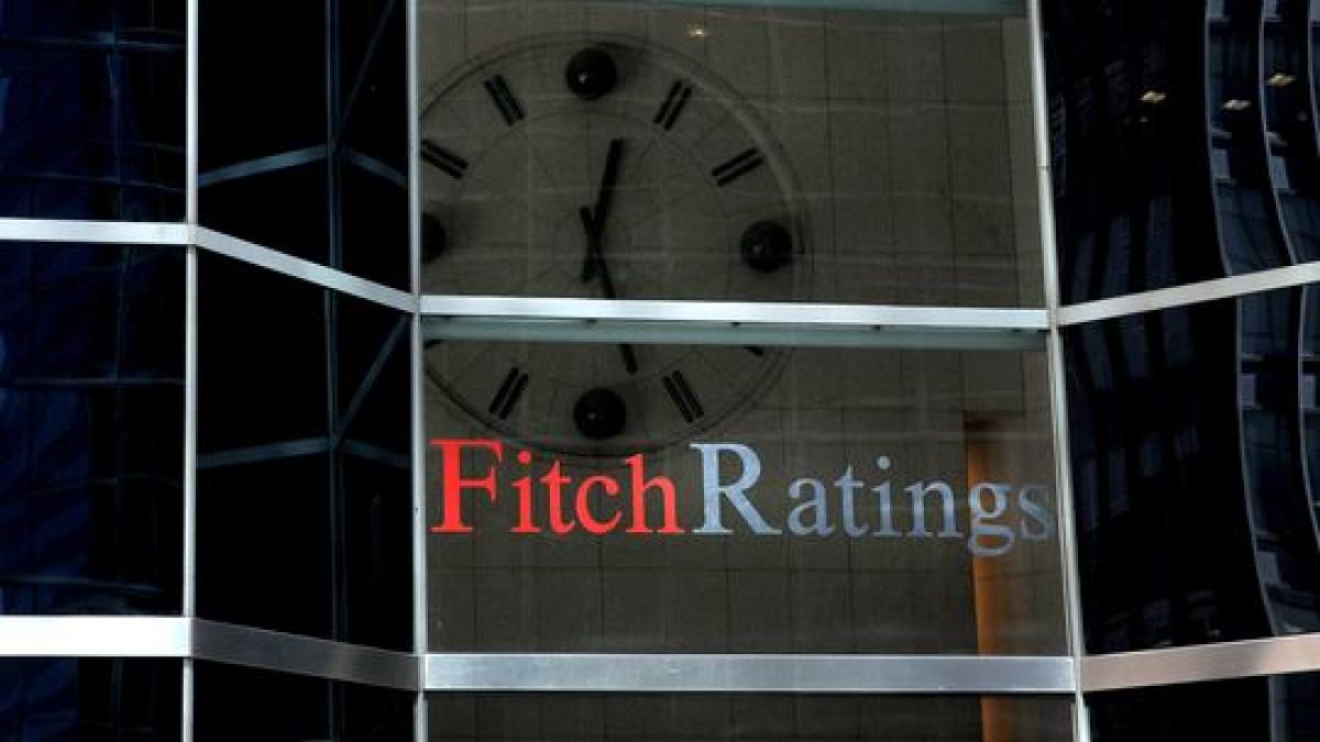 fitch ia in considerare retrogradarea ratingului de tara a sase tari europene