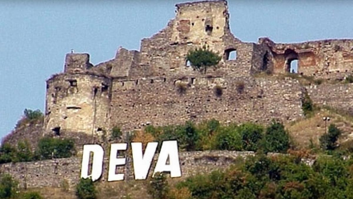 primaria deva a dat 60 000 de lei pentru a inlocui literele care compun numele orasului