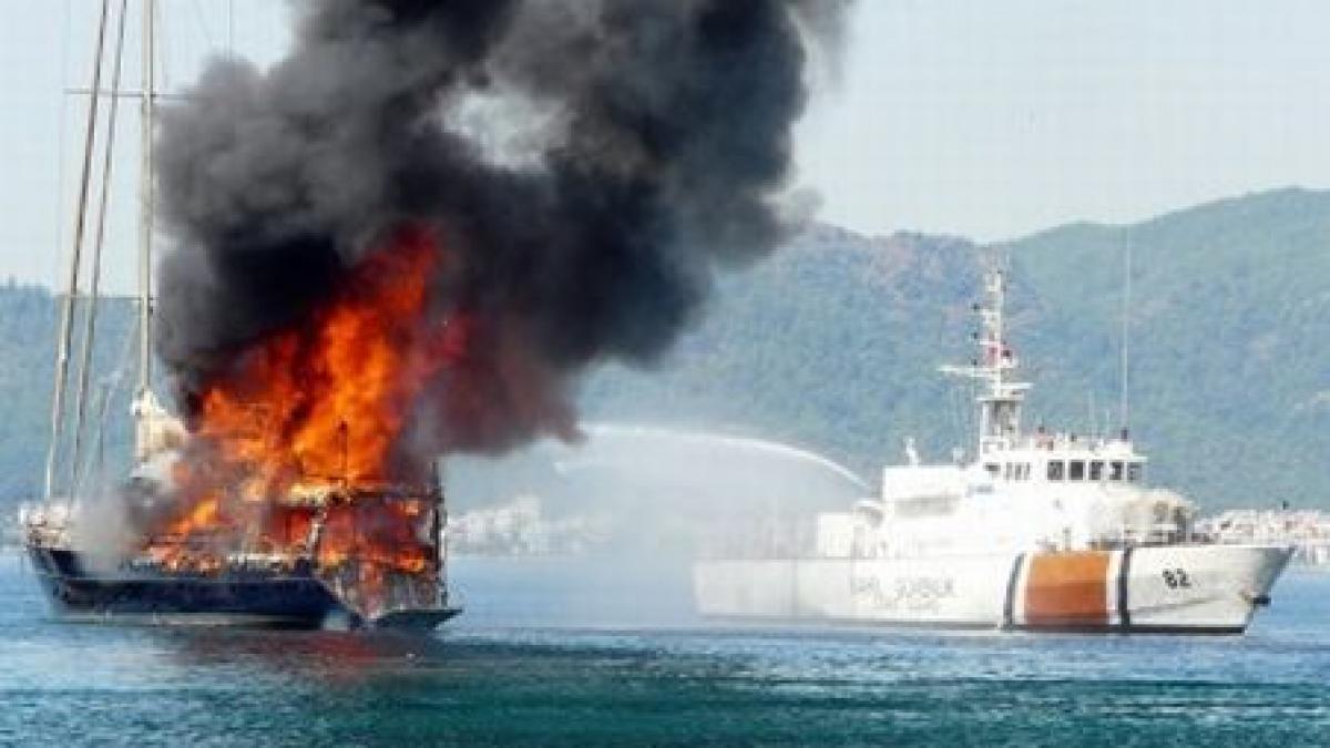 miami trei iahturi cuprinse de flacari si o persoana in spital pagube materiale de milioane de