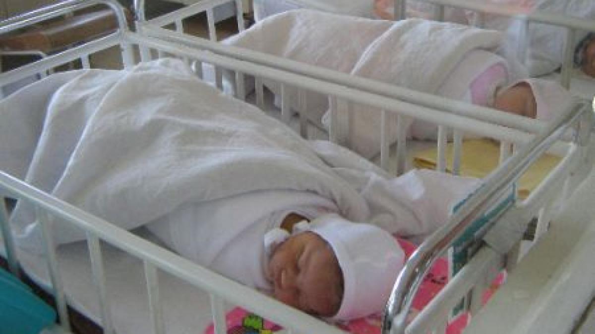 bebelus mort in spital medicul este acuzat ca a luat mita ca sa si puna termopane