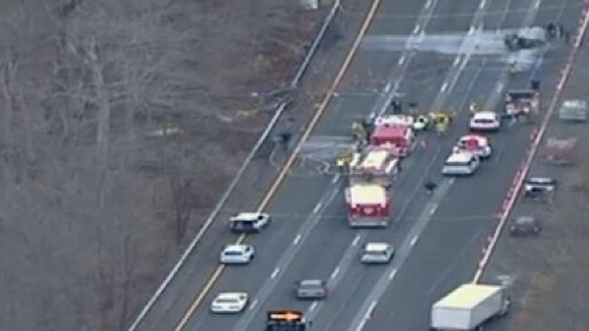 cinci persoane inclusiv doi copii au murit dupa prabusirea unui avion pe o autostrada din sua