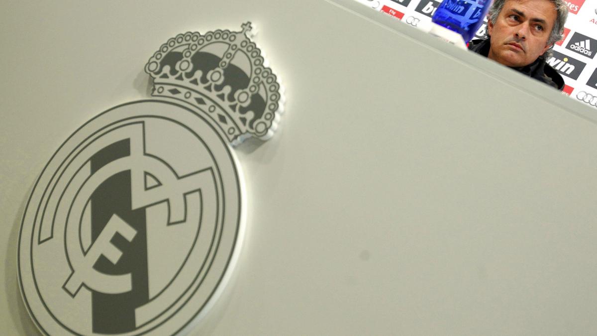 mourinho i a oferit vesta pe care o purta unui adversar dupa ce real madrid s a calificat in