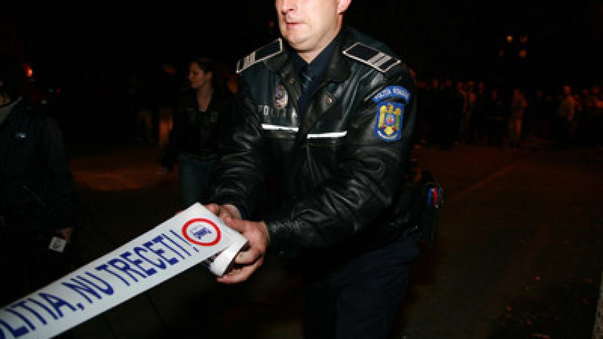 un politist a intrat cu masina pe contrasens si a lovit o duba martorii spun ca ar fi vorbit la