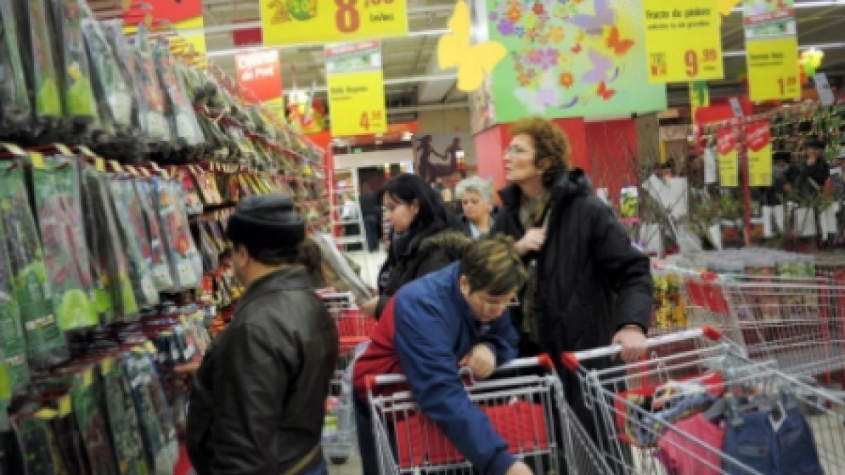 romanii cuprinsi de febra cumparaturilor de craciun magazinele vor sta deschise si in ajun