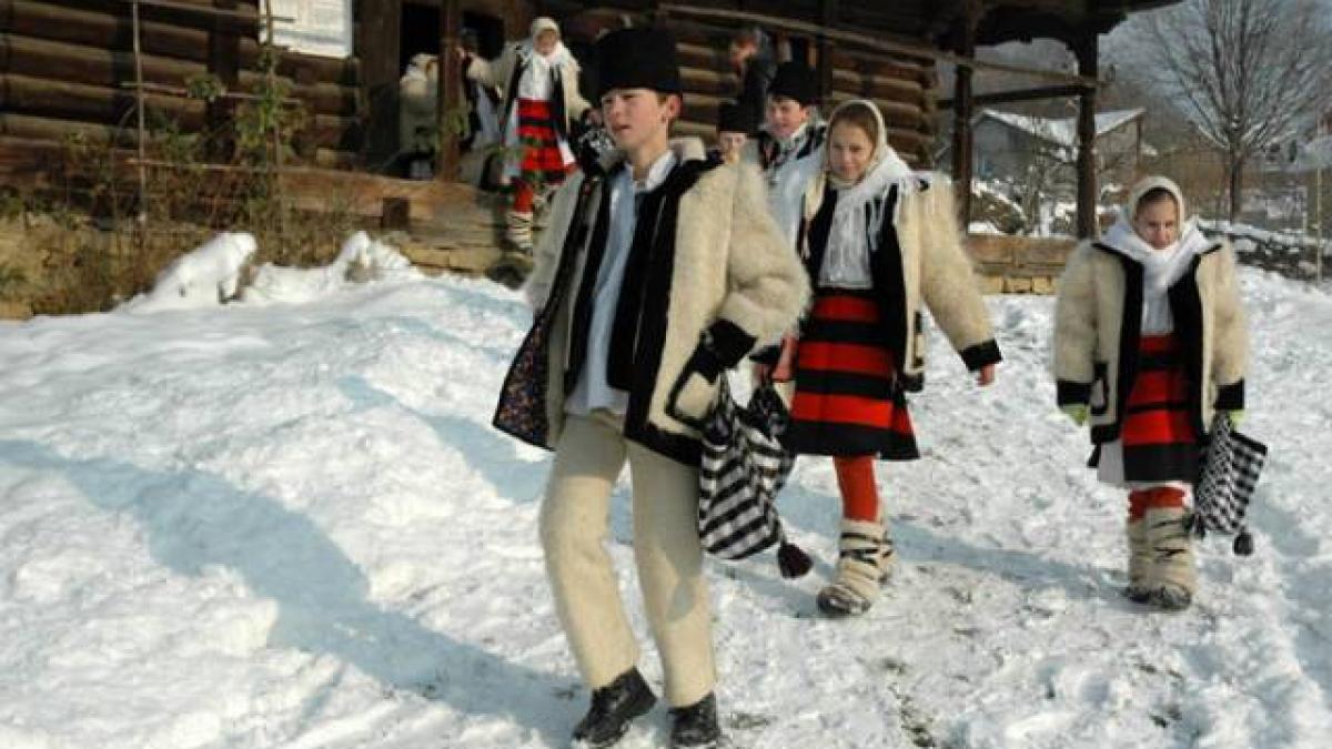 hristos s a nascut o scurta trecere in revista a unor traditii si obiceiuri romanesti de craciun