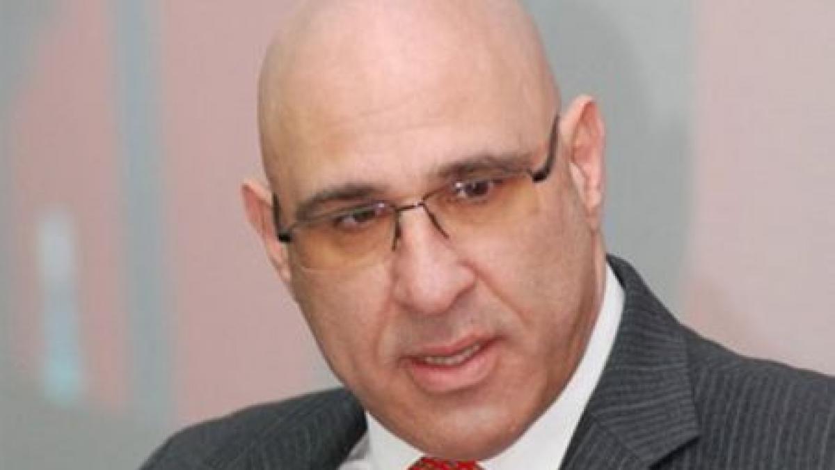 in ajunul craciunului niels schnecker framanta cozonaci si petrece cu copiii