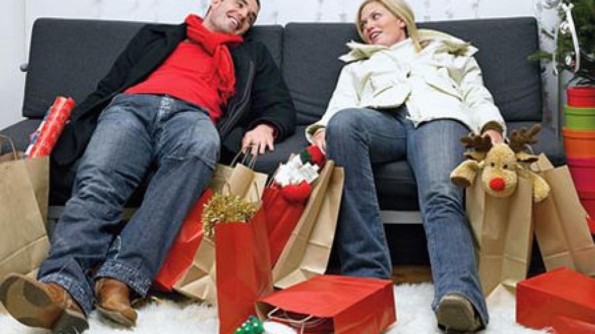 programul de sarbatori al hipermarketurilor si al mijloacelor de transport in comun