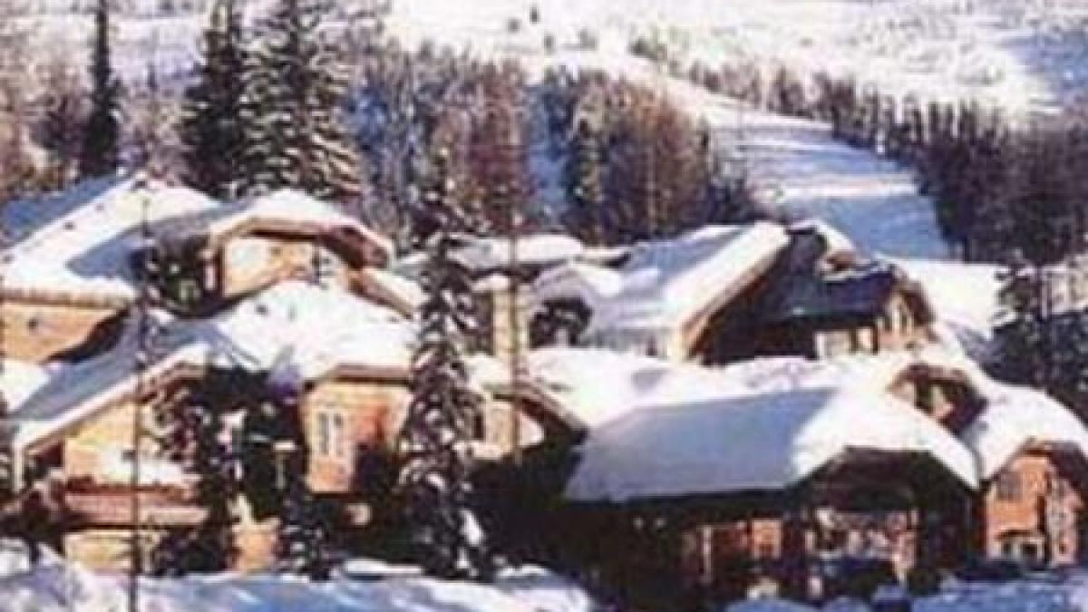 craciun de poveste in bucovina zapada din belsug mancare traditionala si plimbari cu sania trasa de