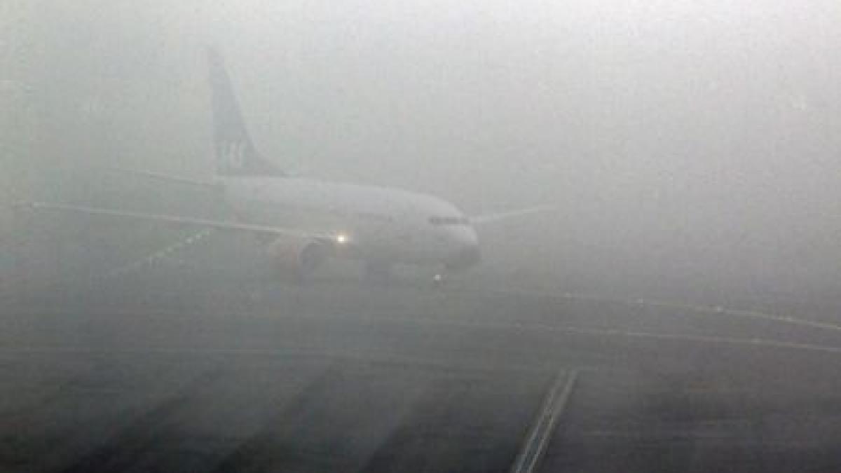 traficul de pe aeroportul traian vuia din timisoara afectat de ceata opt curse aeriene au intarzieri