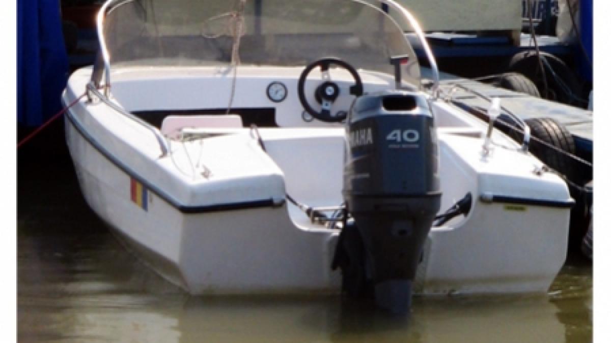 disparitie suspecta pe dunare doi barbati s au rasturnat cu barca