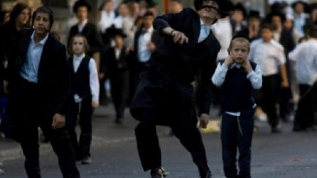 tara in care femeile sunt reduse la tacere evreii fundamentalisti au acuzat o fetita de 8 ani ca e