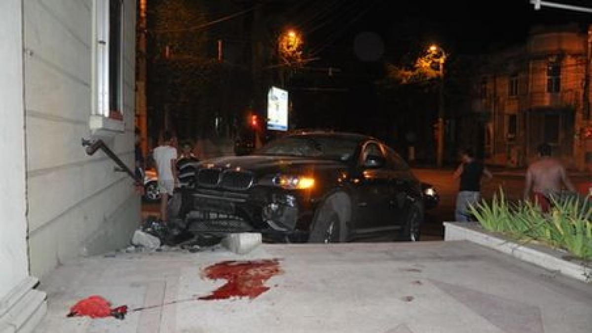 beizadele pe sosele zeci de persoane au murit in 2011 din cauza inconstientei copiilor de bani gata