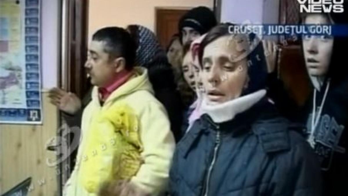 scandal la o primarie din gorj oamenii a dat iama in sediu nervosi ca nu au primit ajutorul social