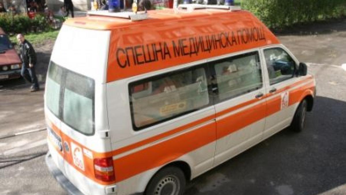 300 de romi bulgari au atacat o ambulanta din ruse pentru ca a ajuns prea tarziu la locul unui