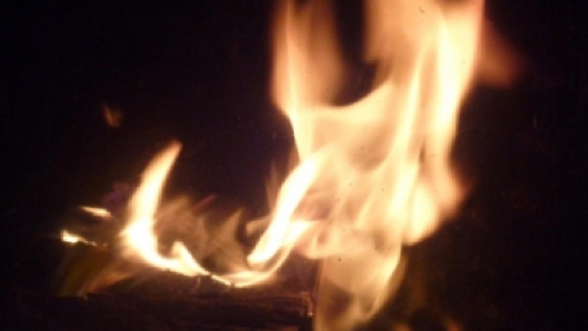 cetatea filmului terorizata de un piroman a provocat trei incendii distrugand mai multe case si