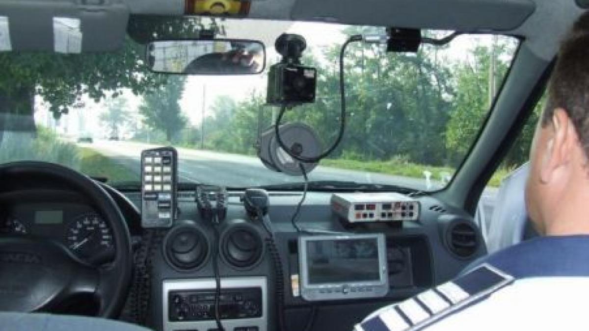 coloana de masini pe cativa kilometri pe dn 1 peste 2 500 de politisti si 600 de masini cu radare