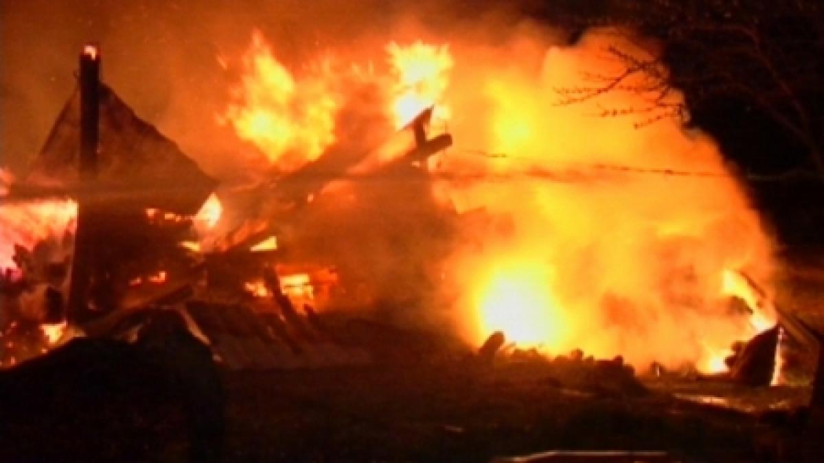 incendiu la o casa din colentina un om a murit
