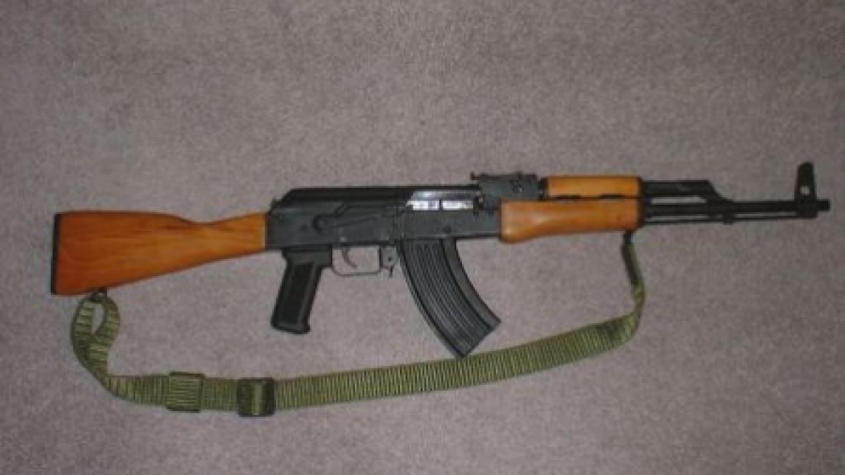 victimele unei glume proaste trei tineri din arad speriati cu o arma de jucarie