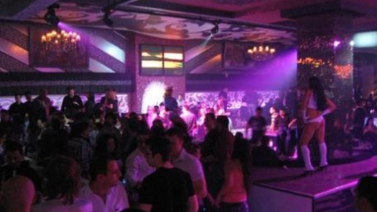 sute de tineri au prelungit petrecerea de revelion in cluburile din capitala