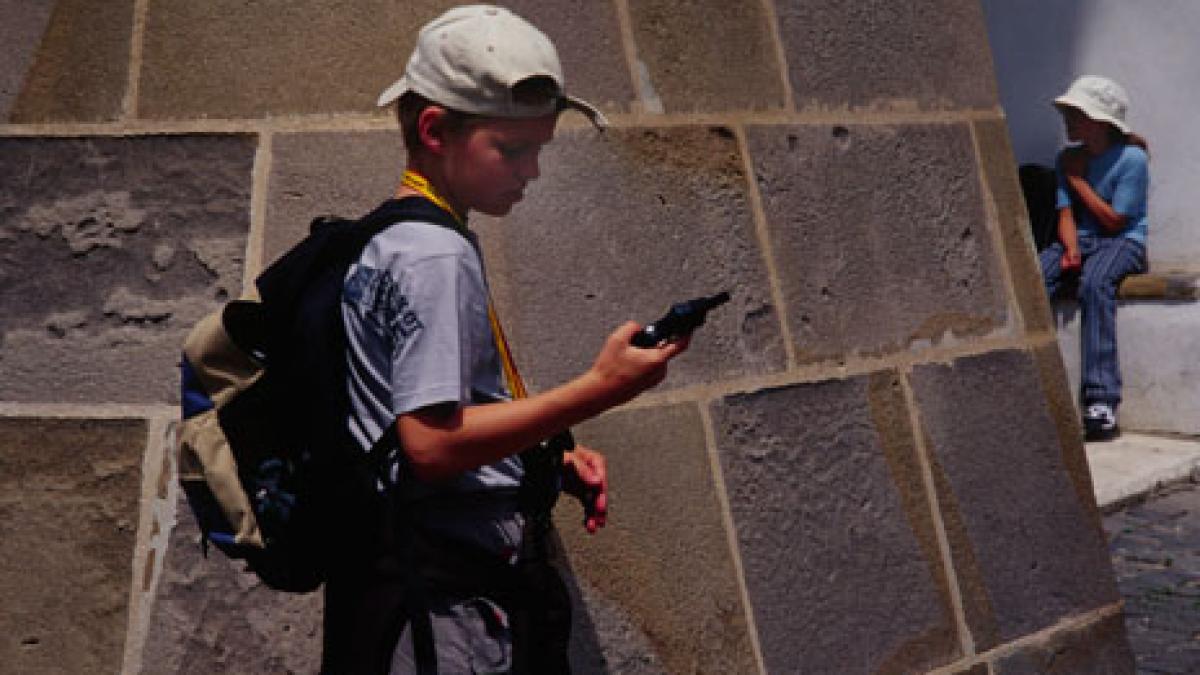 elev de 15 ani impuscat si ucis dupa ce a scos arma la politisti