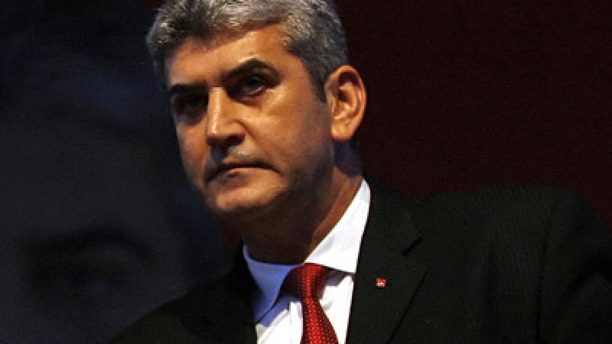 i s au luat bani din pensia de militar dar a fost felicitat de ministrul oprea pentru cresterea