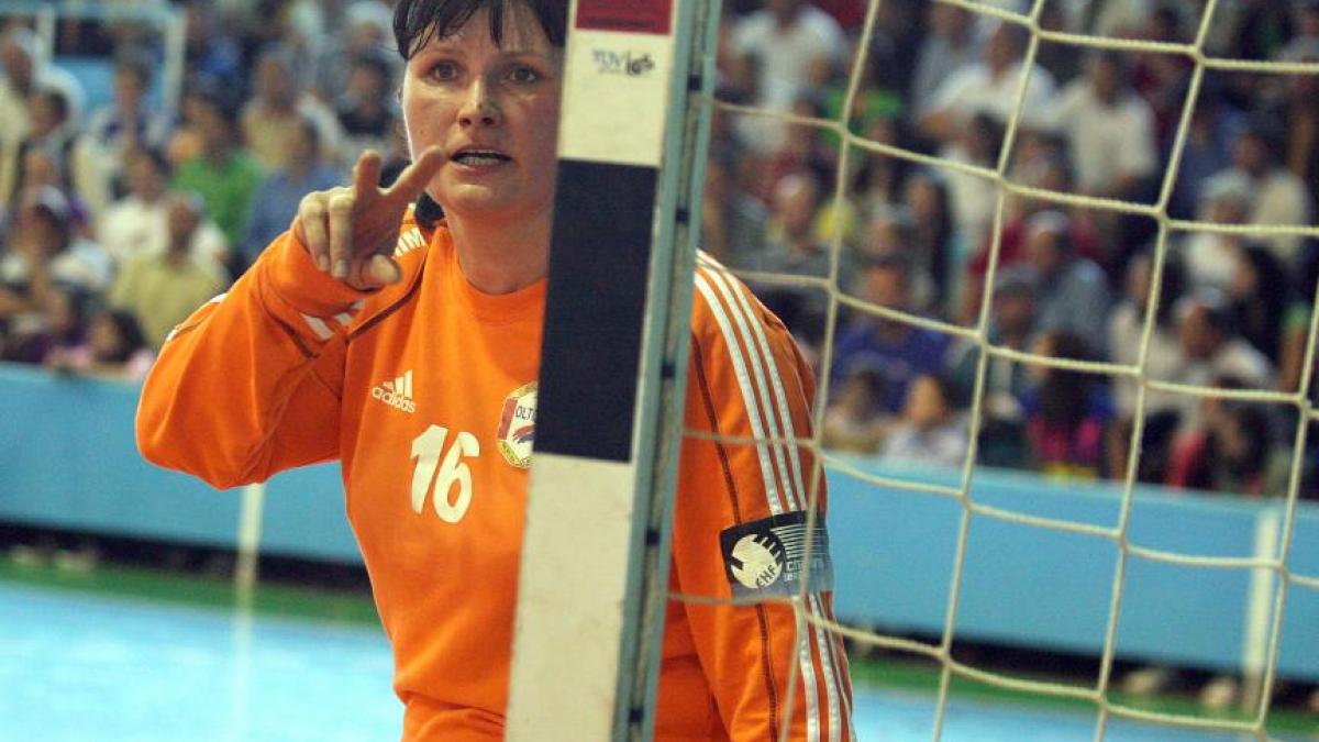 luminita hutupan revine in poarta oltchimului la 40 de ani