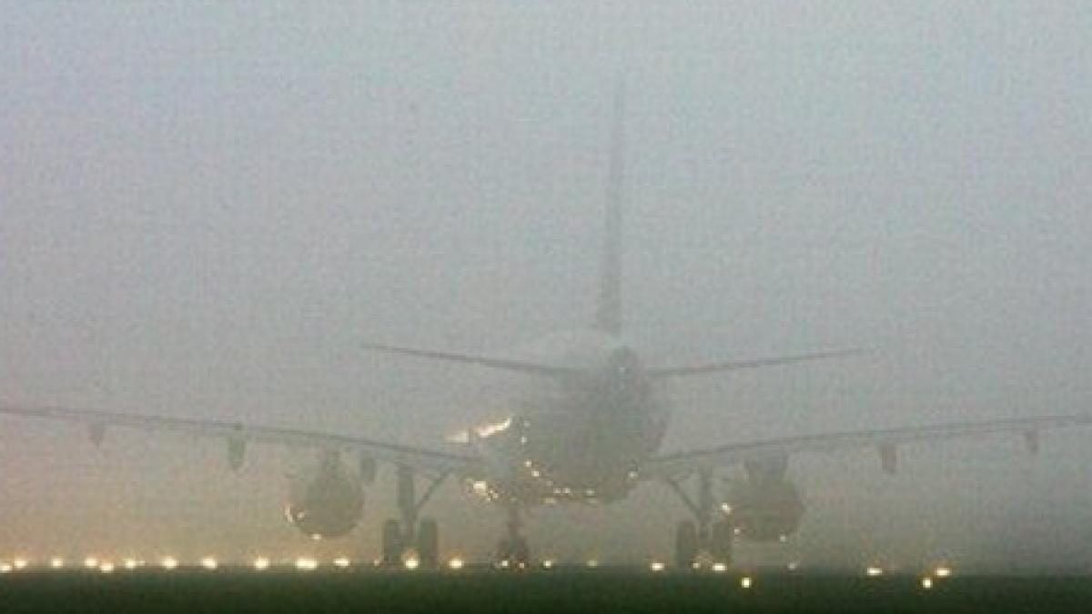 trei aeronave au aterizat pe aeroportul baneasa din cauza cetii de pe otopeni