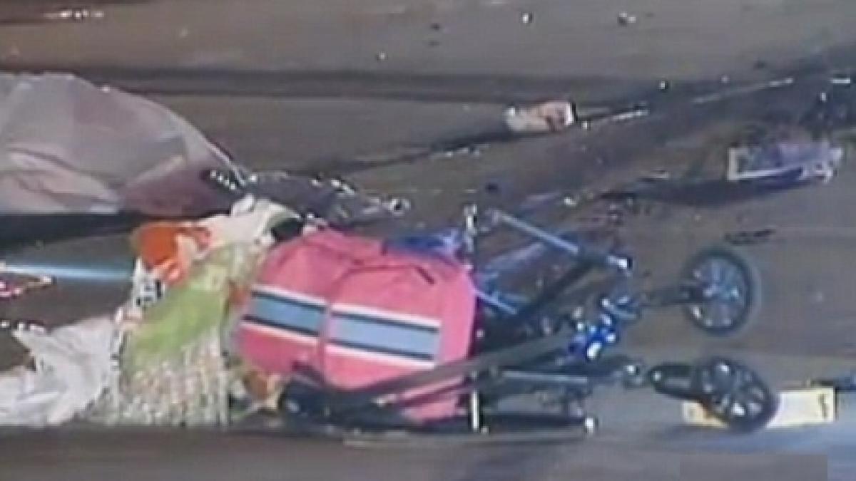 cruzime o femeie invalida lovita de trei masini si lasata sa moara pe sosea