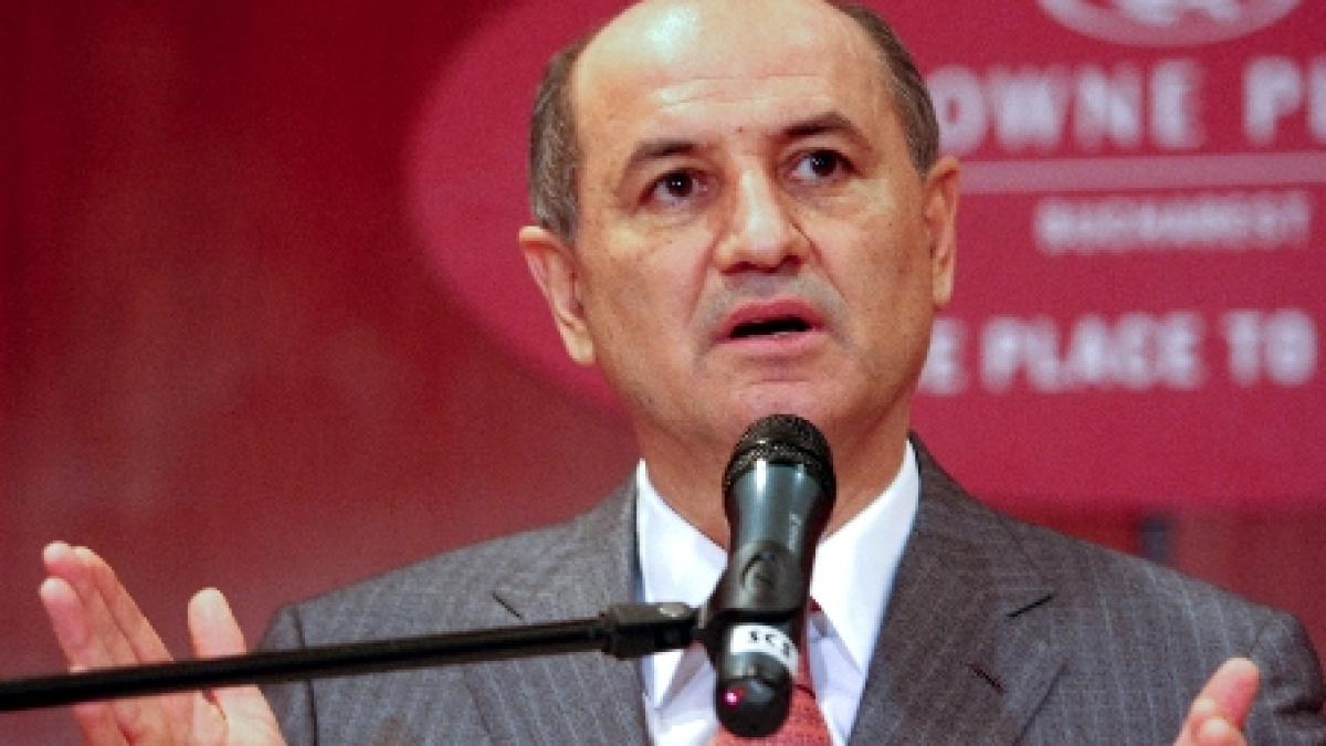 george copos am vorbit cu la telefon cu mircea mi a zis ca il doare o coasta dar este ok