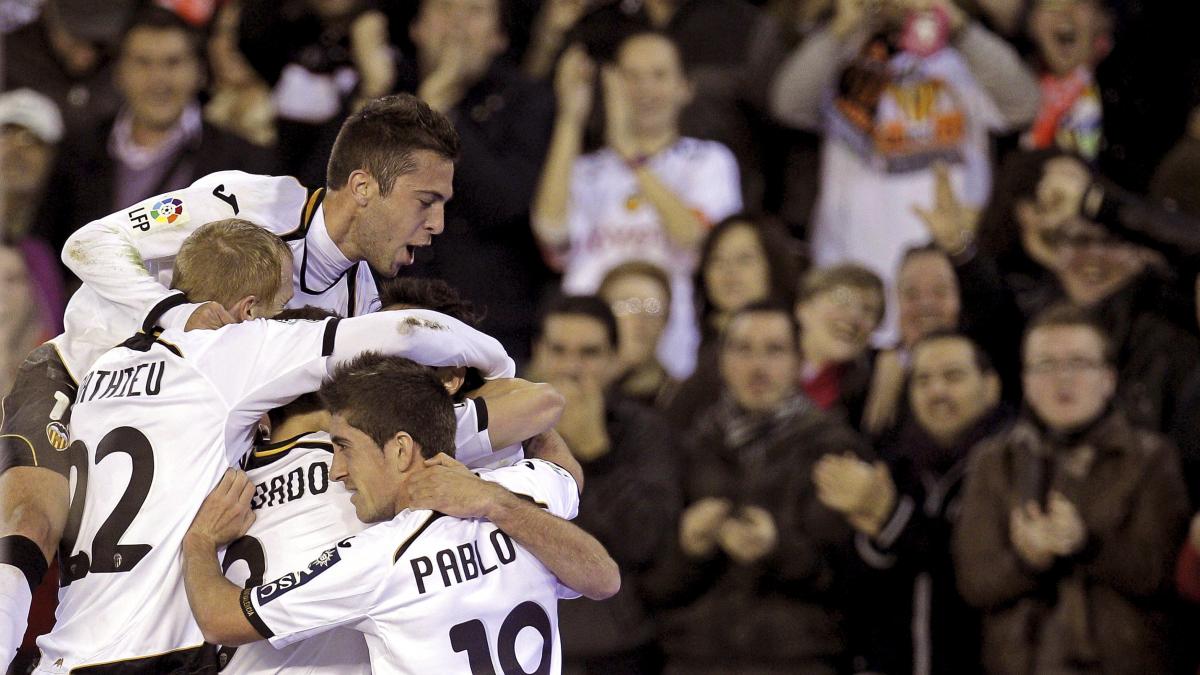 valencia invinge la limita pe sevilla in meciul tur din optimile de finala ale cupa regelui