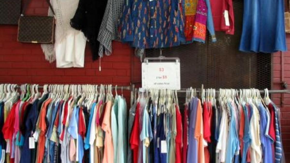 reducerile de pana la 70 ale magazinelor din milano atrag cumparatorii romani