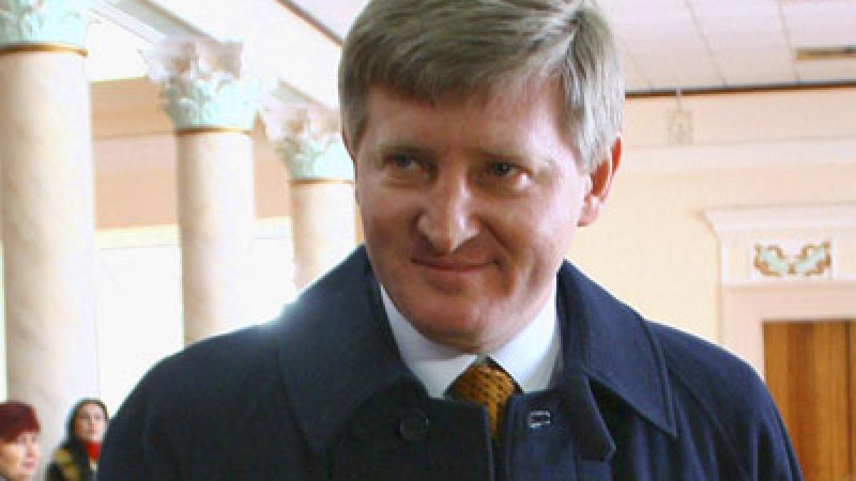 patronul sahtior donetk a ajuns in bucuresti miliardarul il va vizita pe mircea lucescu in spital