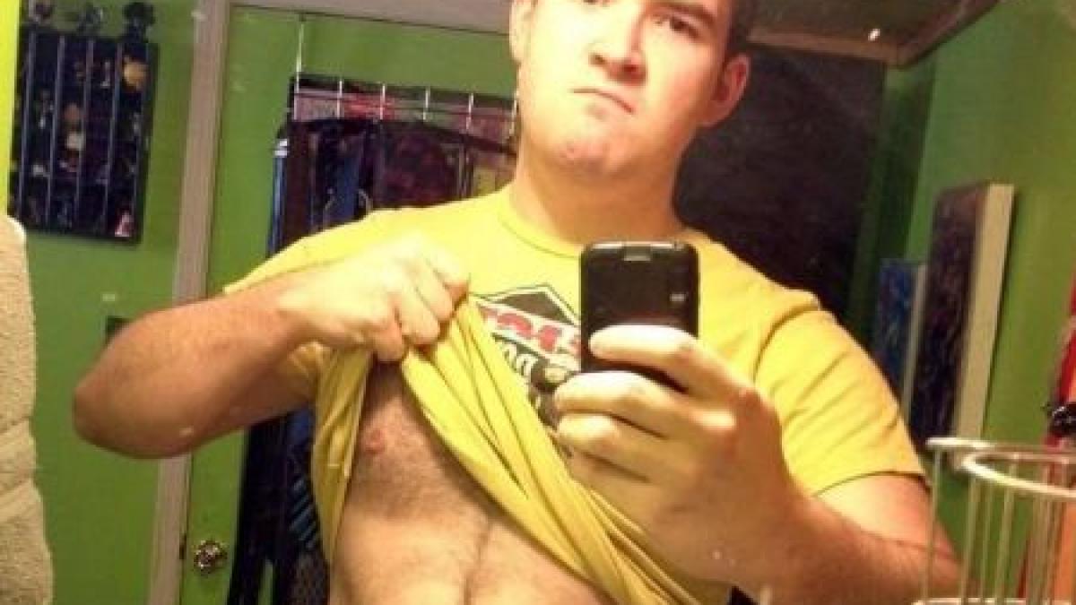 barbatul fatal de pe facebook cum sa ti croiesti calea catre un abdomen cu patratele