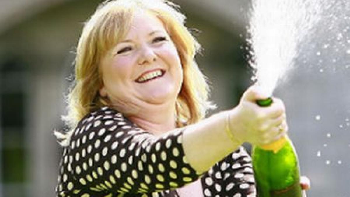 cele mai norocoase femei din lume au castigat premiul cel mare la loterie de doua ori in acelasi an