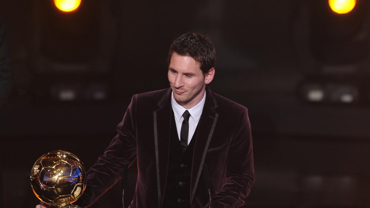 lionel messi a castigat pentru a treia oara consecutiv balonul de aur