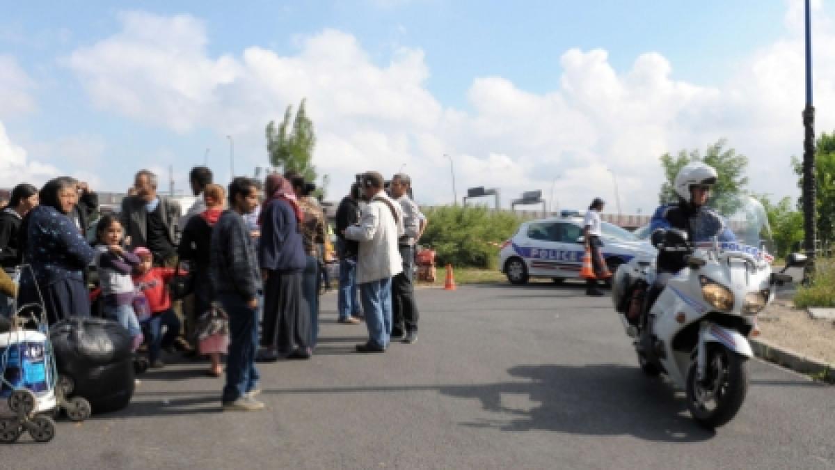 primarul parisului vrea sa infiinteze o tabara de romi intr un cartier cu hoteluri luxoase din paris