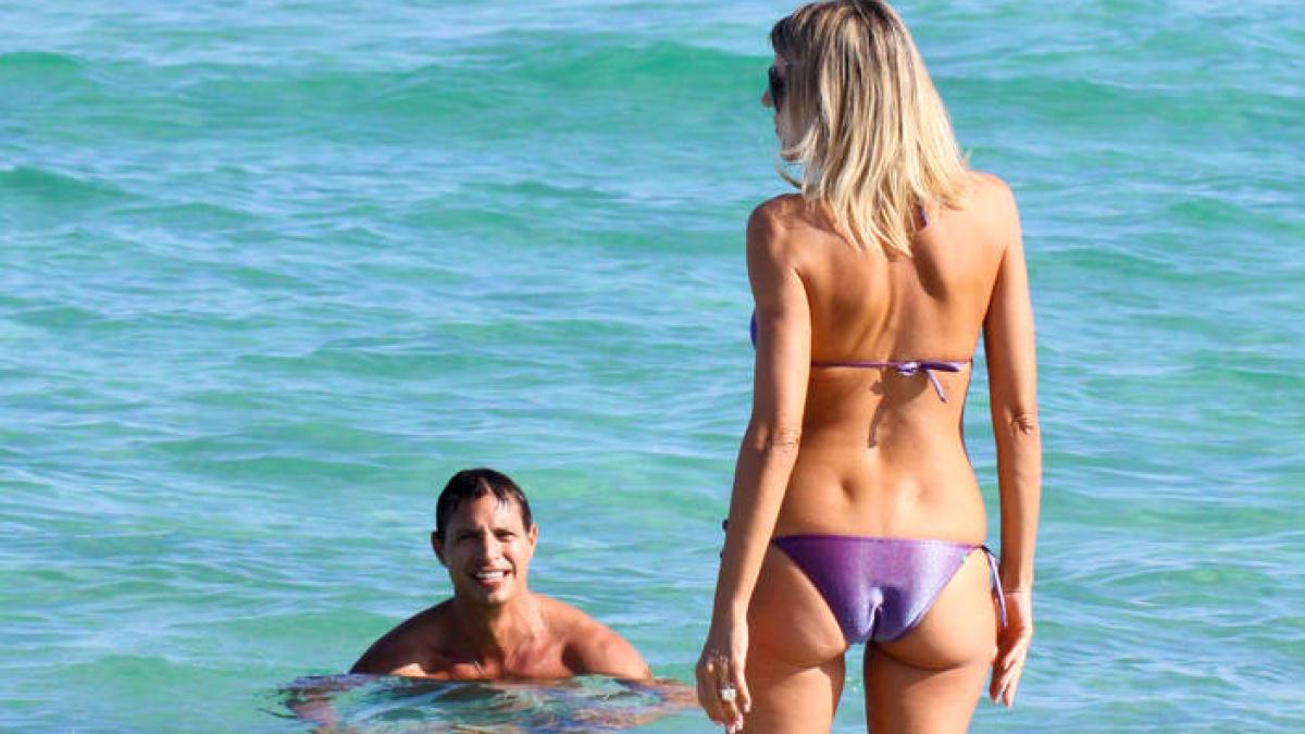 e de varsta unei bunici dar arata mai bine ca o pustoaica vezi ce vedeta arata atat de bine