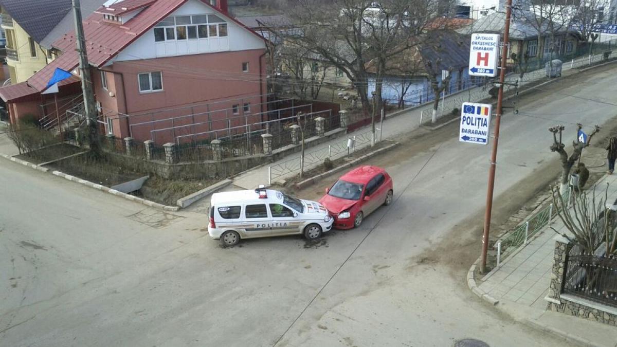 poza zilei de pe facebook vine din darabani masina politiei implicata intr un accident cine e de