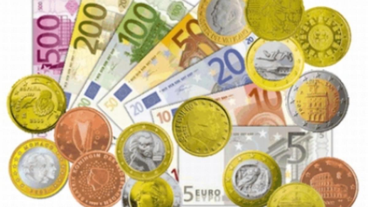 leul scade in raport cu euro si dolarul american vezi cursul bnr