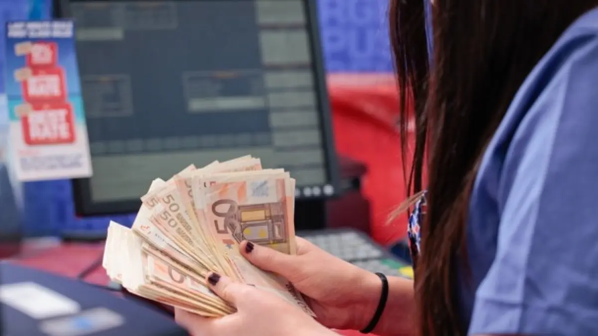 mafia a devenit cea mai mare banca din italia inregistrand profit de peste 100 de miliarde de euro