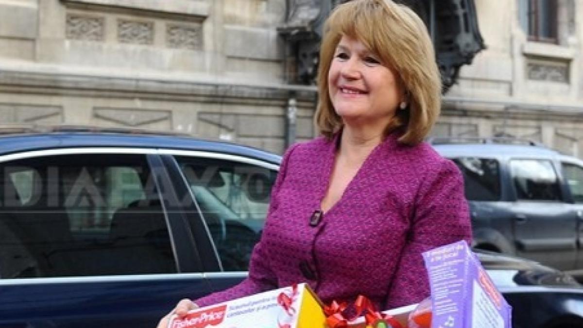 traian basescu a lipsit de la aniversarea finului sau maria basescu il scuza nu a prea fost nici la