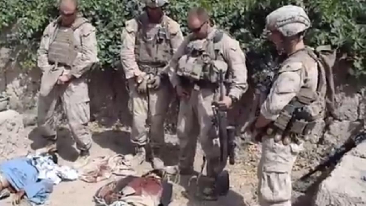video socant patru soldati americani urineaza pe cadavrele a trei talibani