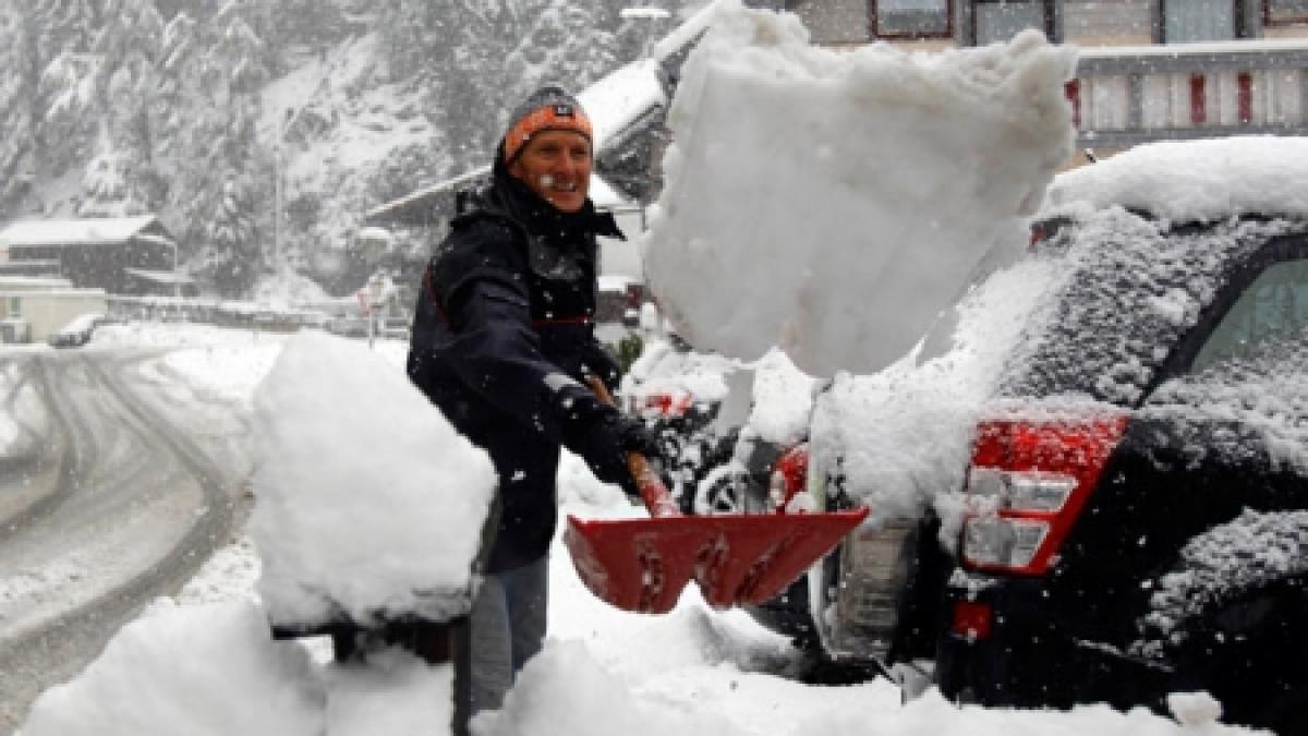 zapada da batai de cap vecinilor bulgari peste 300 de localitati au ramas fara curent electric