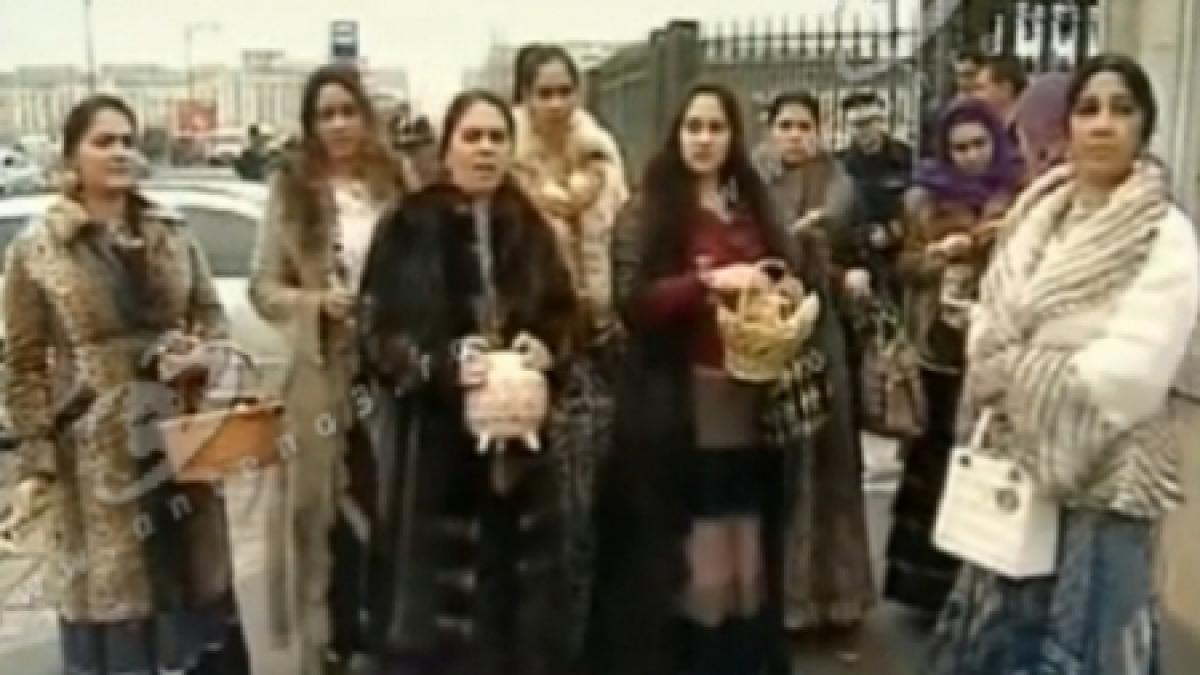 blesteme si amenintari in procesul vrajitoarelor clarvazatoarele cer eliberarea colegelor arestate